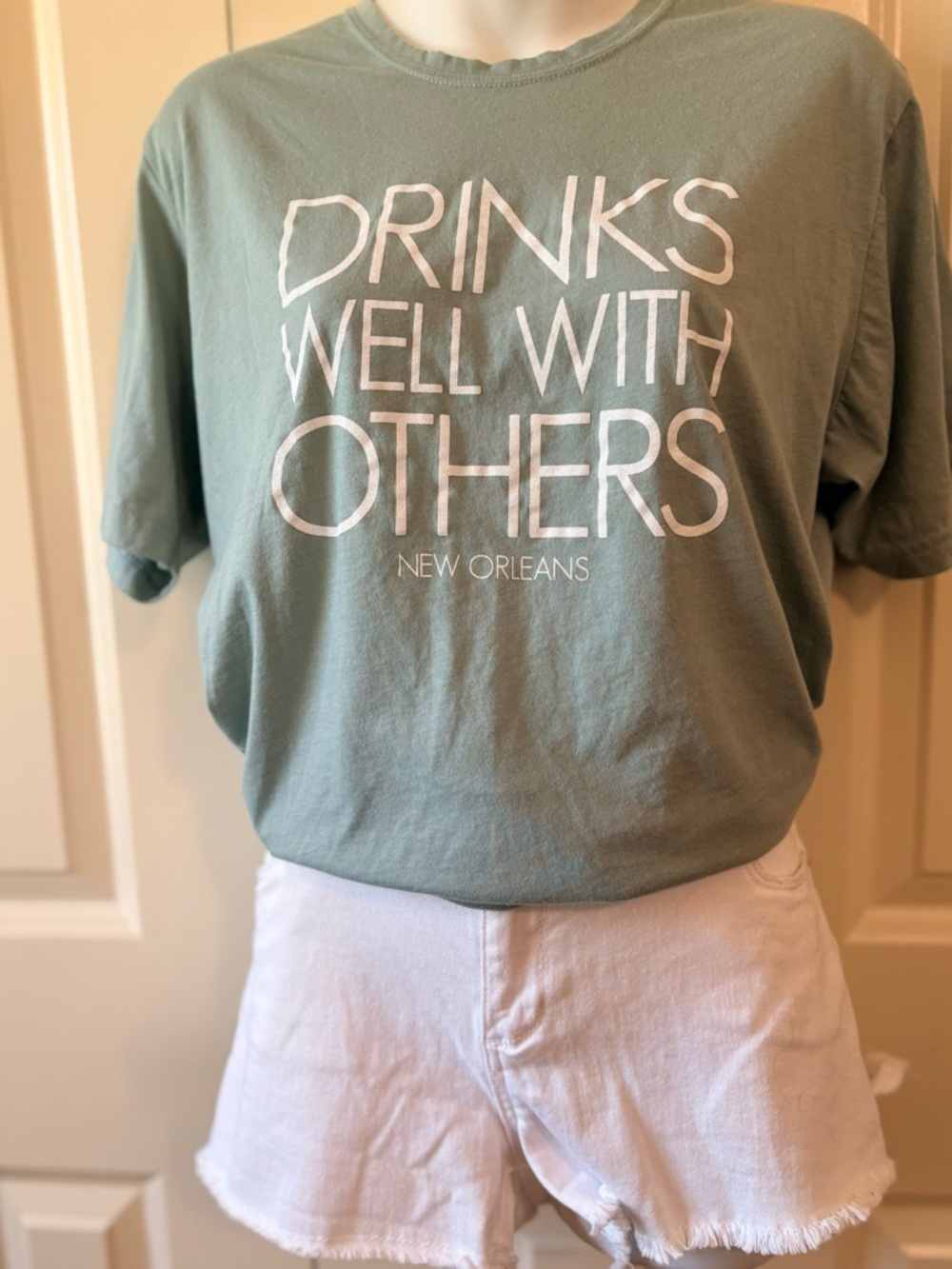 ‘Drinks Well With Others' NOLA, size L